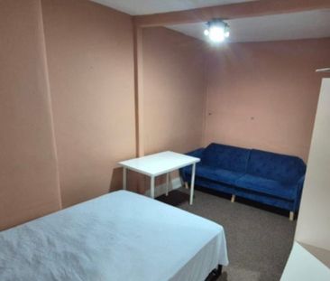 Room in a Shared Flat, Hornesy, N8 - Photo 2