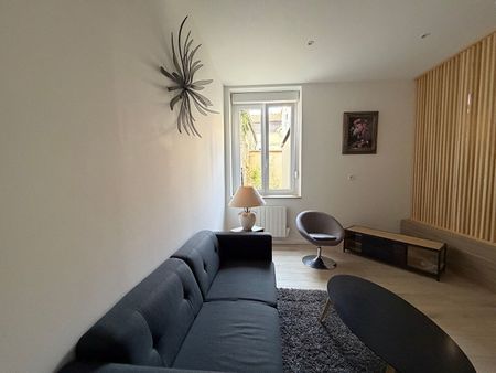 Location Appartement 3 pièces 73m² - Photo 2