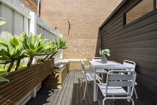 Victorian Soul Meets Refined Urban Living - Photo 1