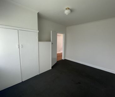 One bedroom unit - Photo 2