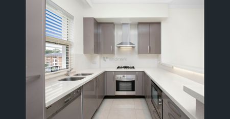 Top Floor Waterfront Apartment - Photo 4