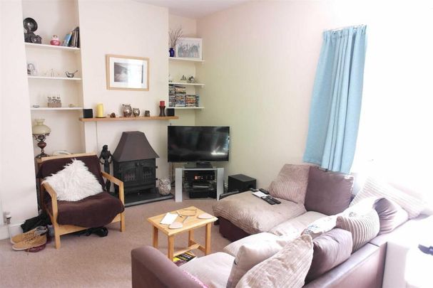 2 bedroom terraced house to rent - Photo 1