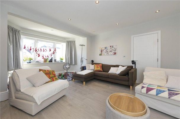 4 bedroom detached house to rent - Photo 1