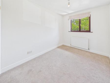 5 bedroom semi-detached house to rent - Photo 3