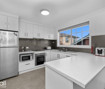 Immaculate 1-Bedroom Villa in Prime Location - Photo 4