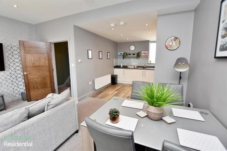 Apartment 2 34 Upper Newtownards Road, Belfast, BT4 3EL - Photo 2