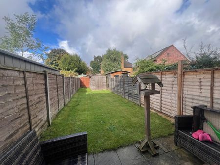 1 bedroom Maisonette - Walnut Tree Close, Stevenage - Photo 5