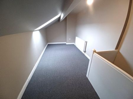2 bedroom end of terrace house to rent - Photo 2