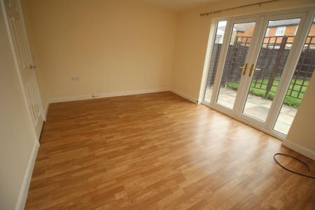 3 bedroom semi-detached house to rent - Photo 2