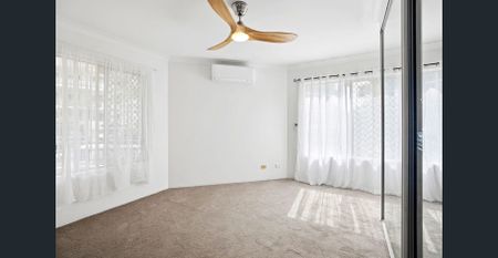 Sunny and Stylish - Photo 5