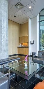 One bed One Bath Apartment - Coal Harbour - Photo 3