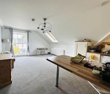 7 Blackrock Grove, Newtownabbey, BT36 4NA - Photo 2