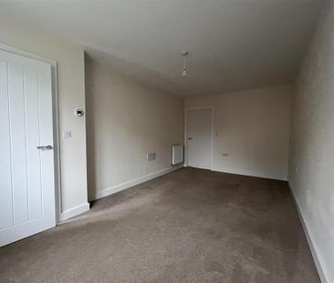 2 bedroom semi-detached house to rent - Photo 2