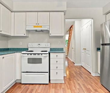 For Lease - 2212 Westoak Trails Boulevard, Oakville, Ontario - Photo 3