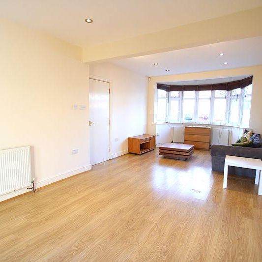 4 bedroom terraced house to rent - Photo 1
