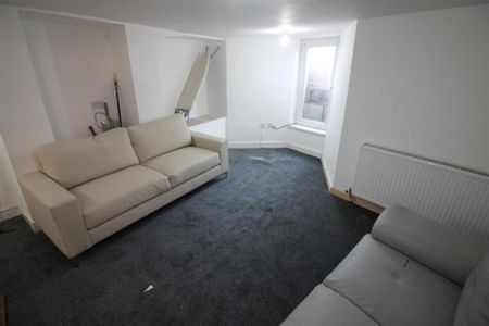 6 bedroom house to rent - Photo 3