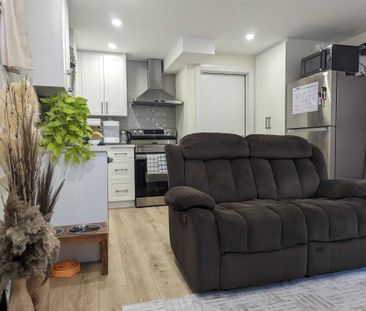 For Lease - 4094 Channing Crescent Unit# LOWER, Oakville, Ontario - Photo 2