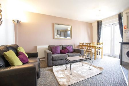 3 bedroom apartment to rent - Photo 3