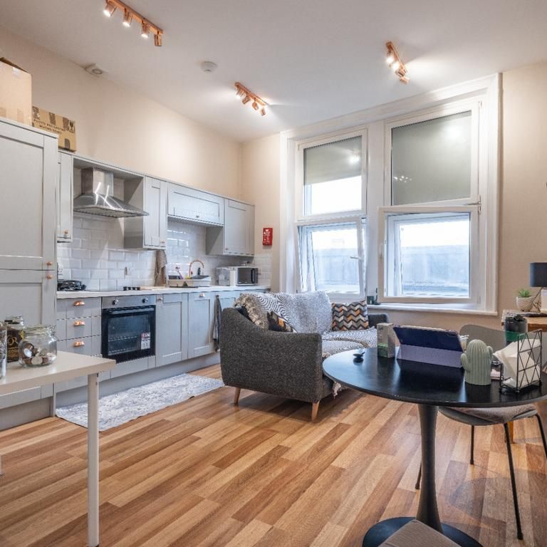 2 bedroom apartment to rent - Photo 1