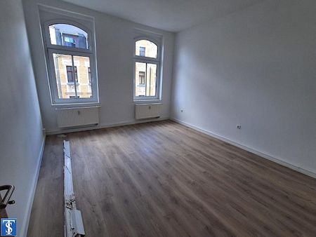 Neu renovierte 4-Zimmer-Wohnung mit Balkon am Stadtrand von Plauen! - Photo 2