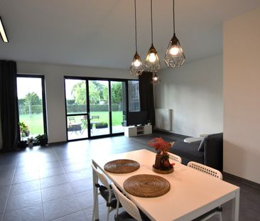 Lichtrijk 2-slpk appartement met ruim terras - Foto 1