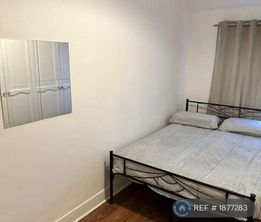 1 bedroom in a house share to rent - Photo 3