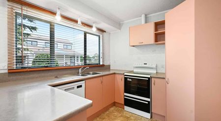 Family home in Dinsdale - Photo 5