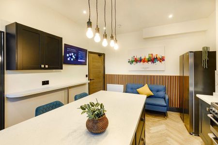 1 bedroom in a house share to rent - Photo 3