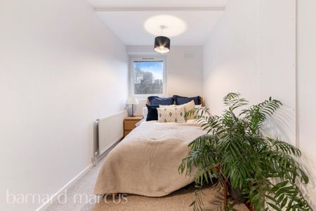 Alberta Estate, London - Photo 4