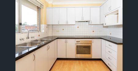 FOOTSTEPS TO THE OCEAN - Photo 2