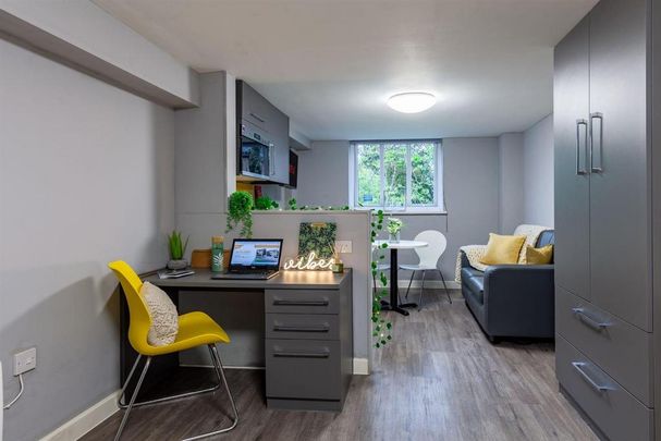 Studio to rent - Photo 1