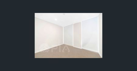 Modern Spacious Apartment, walking distance to the station - Photo 3