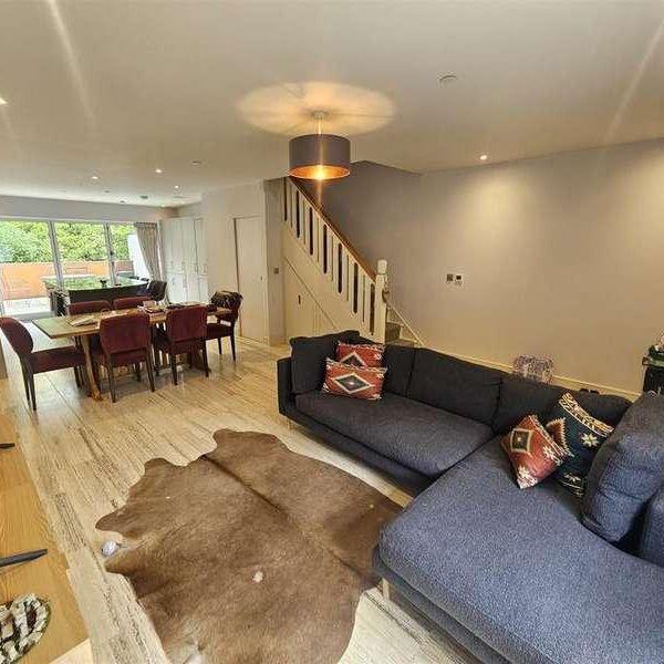 St Johns Mews, Canterbury, Canterbury, CT1 - Photo 1