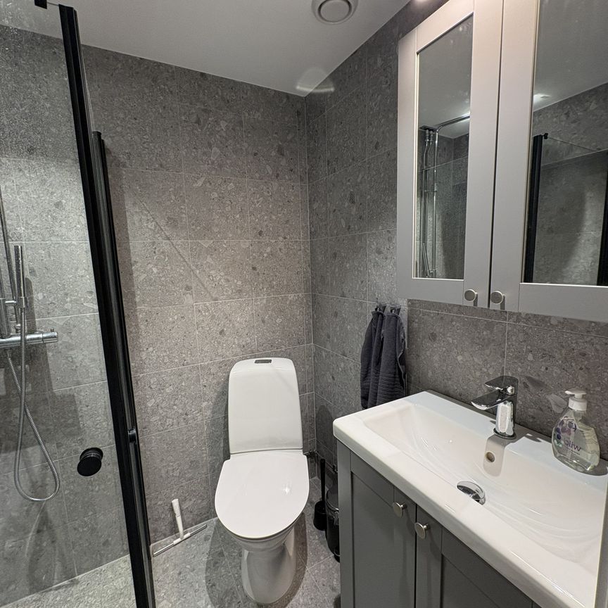 Åkeshovsvägen, Bromma - Photo 1