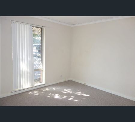 5/8 Kensington Avenue, Dianella, WA 6059 - Photo 2