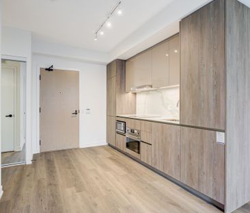 For Lease - 8 Interchange Way, Vaughan, Ontario - Photo 3