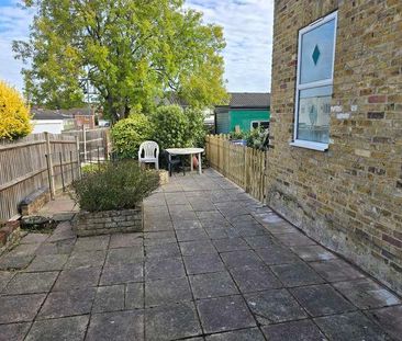 Bushey Grove Road Bushey, WD23 - Photo 3