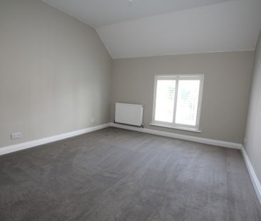 3 Bedroom Flat , Chester - Photo 3