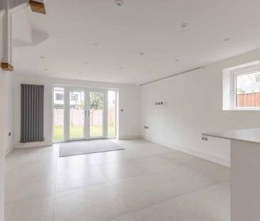 2 bedroom semi-detached house to rent - Photo 4