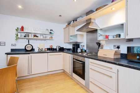 2 bedroom apartment to rent - Photo 3