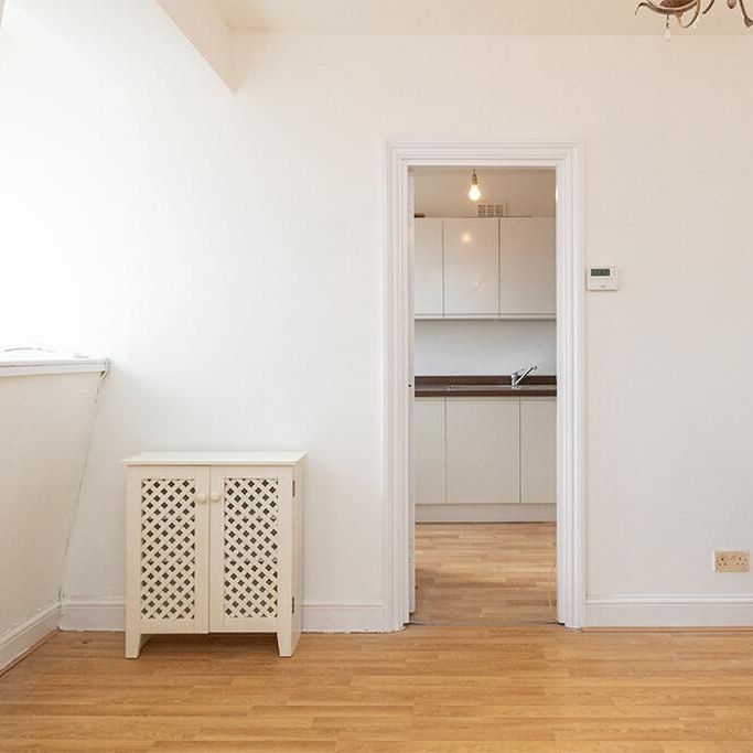 1 bedroom flat to rent - Photo 1