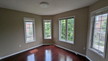 For Lease - 5030 Heatherleigh Avenue Unit# 89, Mississauga, Ontario - Photo 4