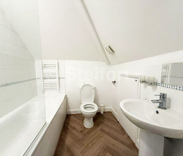 Woodstock Avenue, NW11, London - Photo 2