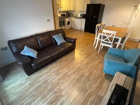 2 Bedroom Flat To Let - Photo 5