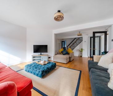 5 bedroom detached house to rent - Photo 1