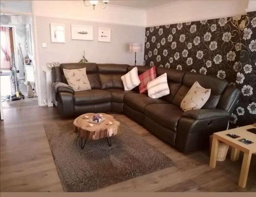 Common Approach, Thundersley, SS7 - Photo 1