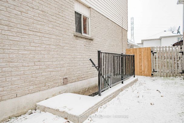 Detached Home For Lease | E9039489 - Photo 1