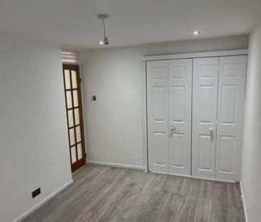 3 bedroom end of terrace house to rent - Photo 6