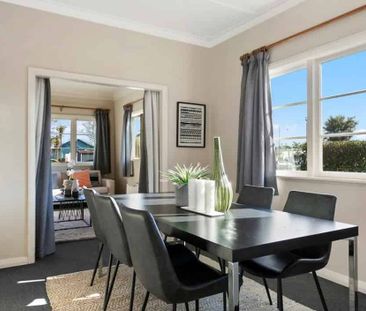 3 Bedroom in Cambridge - Photo 4
