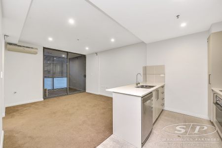 Luxury One Bedroom Apartment - Photo 4